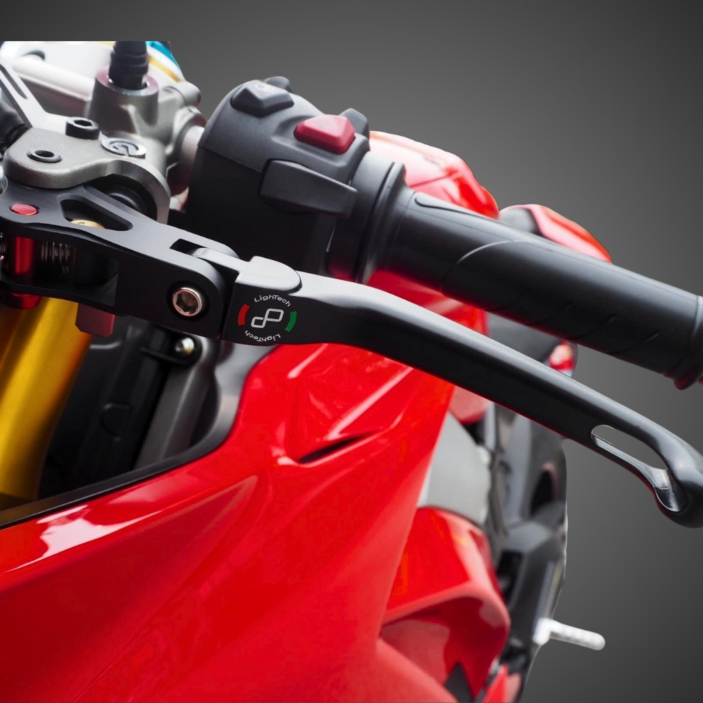 thumbnail image 2 of 7/8" Handlebar Brake & Clutch Lever Guards For Ducati 899 959 1199 1299 Panigale S 2 of 6
